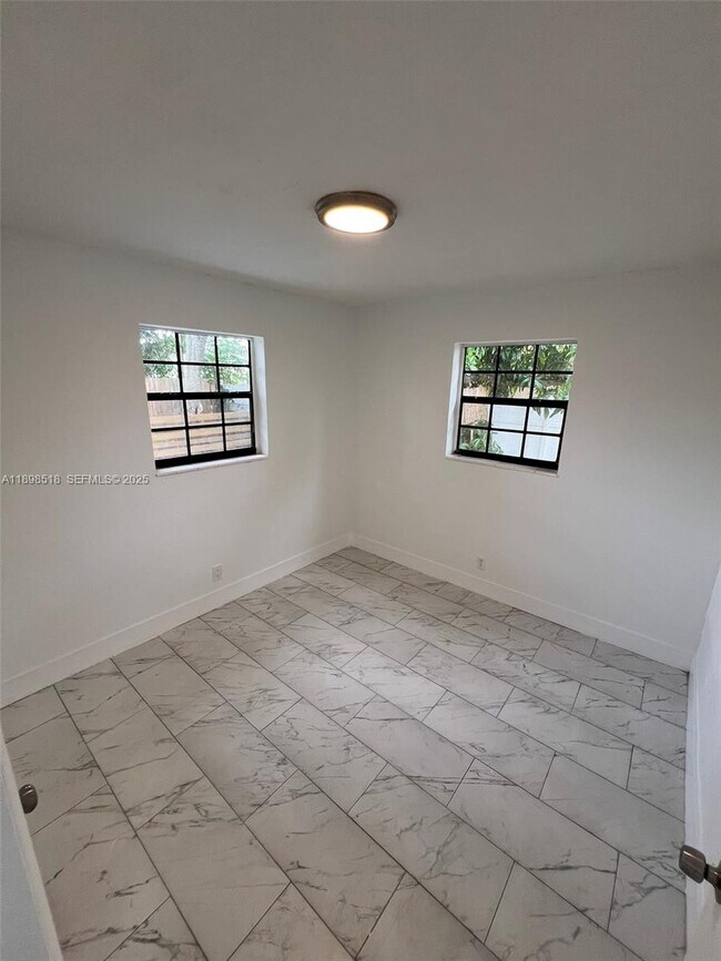 Building Photo - 4421 NW 33rd St