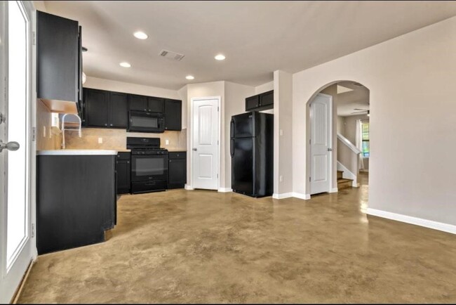 Building Photo - 4611 Graceful Ln