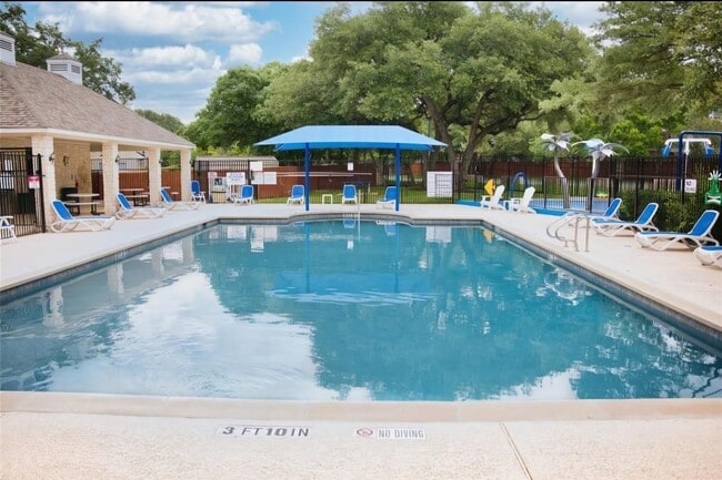 Building Photo - 10605 Lord Derby Dr