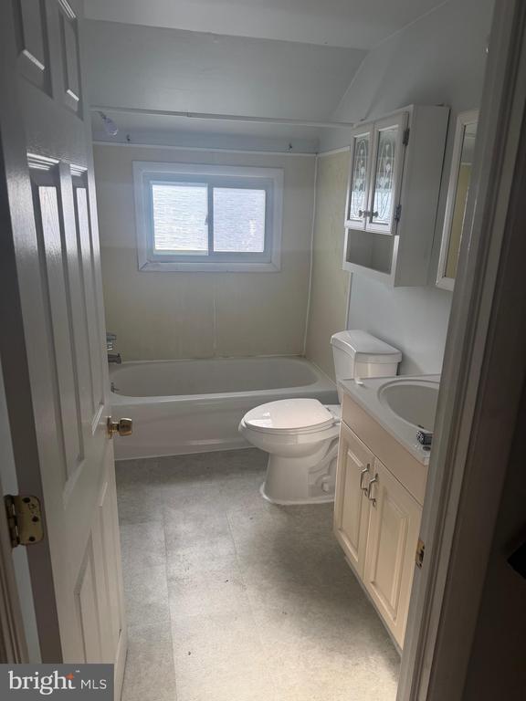 Building Photo - 3531 W 13th St