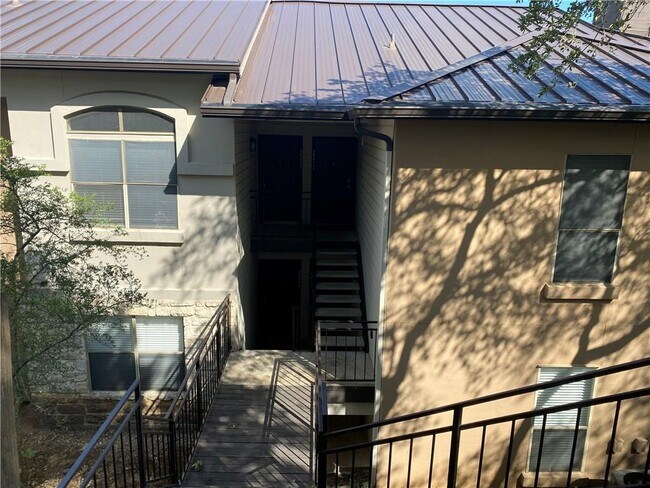 Building Photo - 6000 Shepherd Mountain Cove