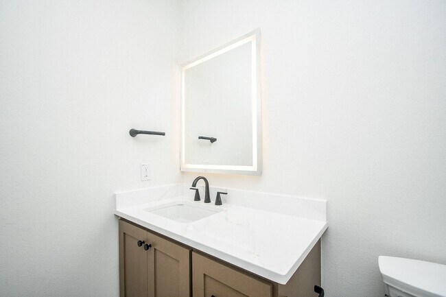 Building Photo - 4101 Victoria