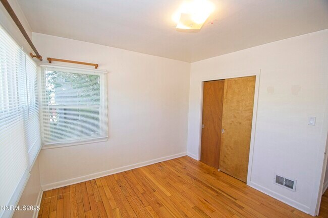 Building Photo - 202 Claremont St