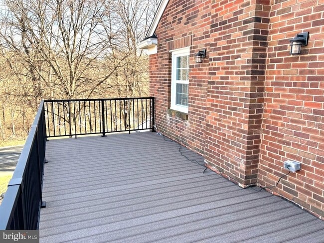 Building Photo - 428 Park Terrace