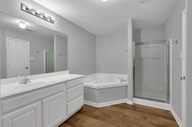 Building Photo - 4322 Medina River Loop