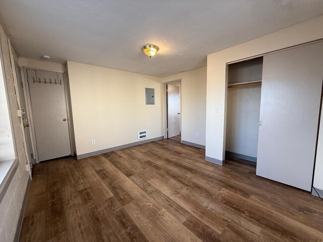 Building Photo - 121 N Wasson St