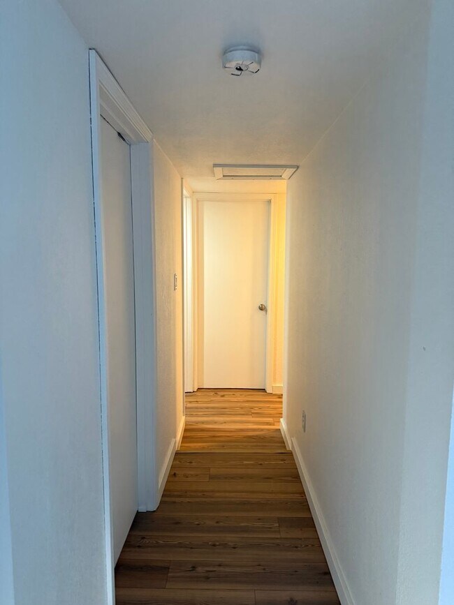 Building Photo - 1431 Central Ave