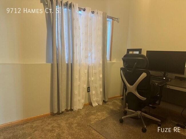 Building Photo - 9712 Hames Ct S