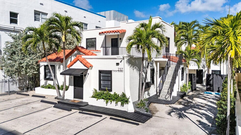Building Photo - 237 38th St