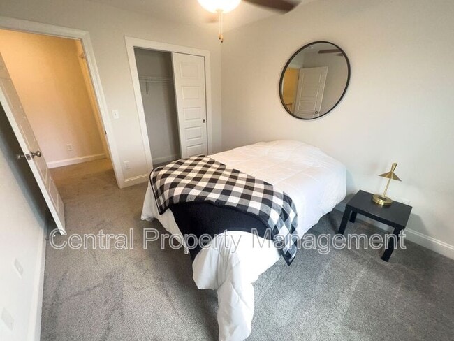 Building Photo - 22 Camden Wds Trl