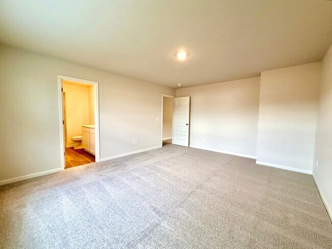 Building Photo - 913 Moray Ln