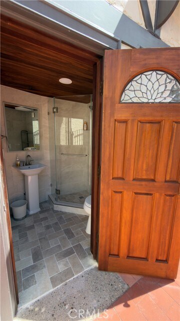 Building Photo - 327 Aster St