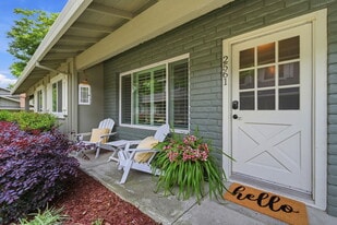 Building Photo - 2561 Fountainhead Dr