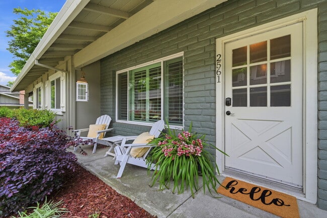 Building Photo - 2561 Fountainhead Dr