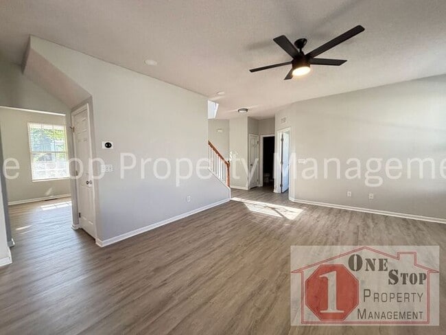 Building Photo - Luxury 5 bedroom, 4 bathroom Home Availabl...