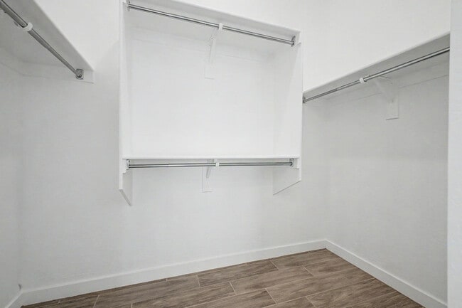 Building Photo - 6232 E University Dr