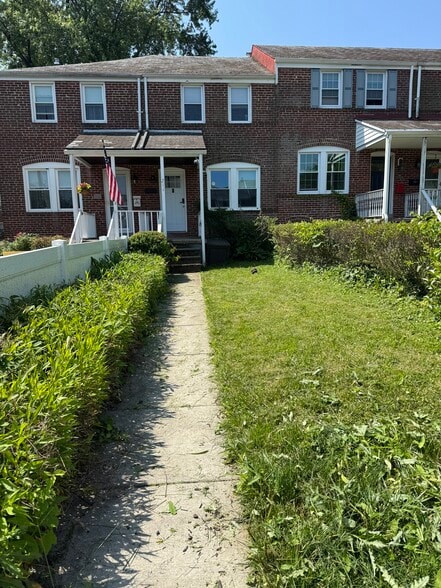 Primary Photo - 211 Willow Ave