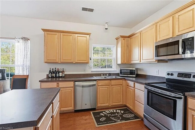 Building Photo - Earn Wealth While Leasing - Like a Homeowner - Lease to Own