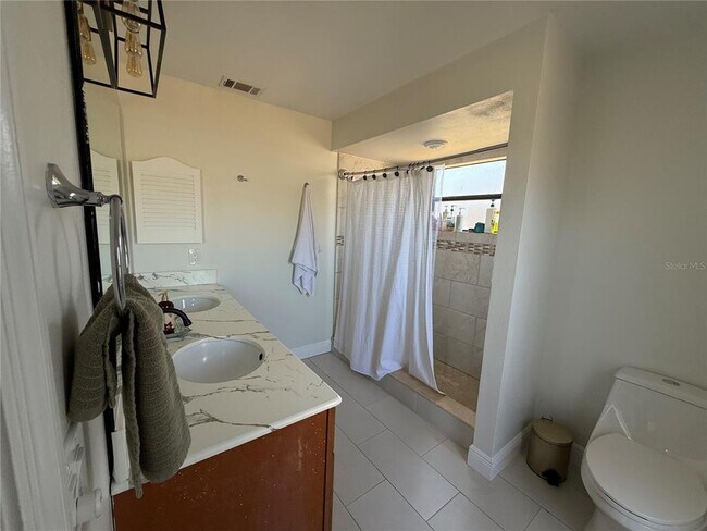 Building Photo - 227 Burning Tree Dr