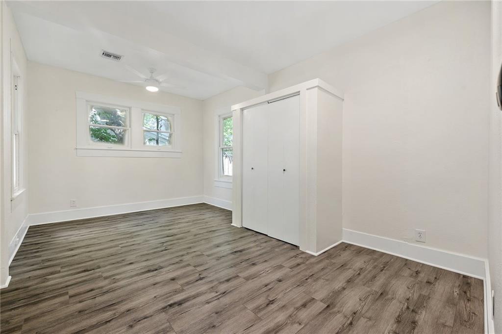 Building Photo - 610 W 35th St