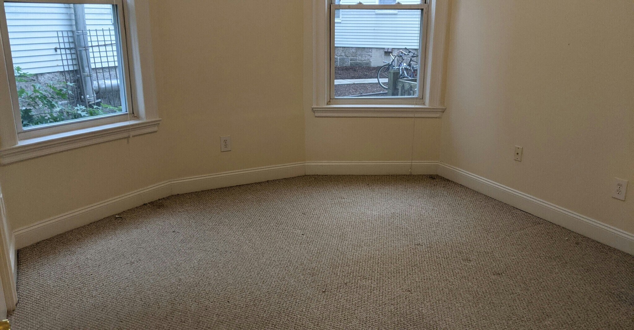 Building Photo - 54 Ashford St
