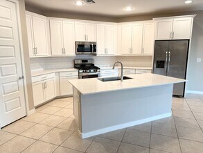 Building Photo - Beautiful Single Level Home Near Verrado!