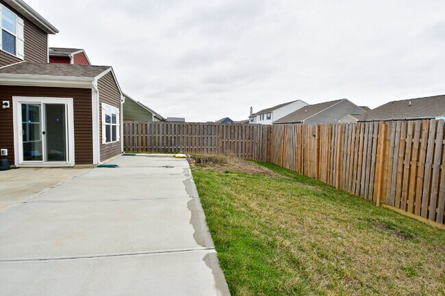 Building Photo - Spacious 5-bedroom, 3 full bath home in the Greenwood/Clark Pleasant area