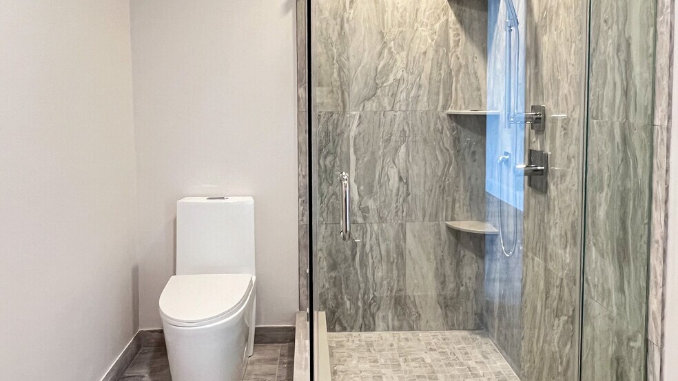 Building Photo - 131 Cambridge St