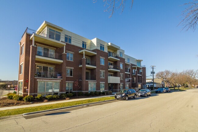Building Photo - 1212 Vine Ave