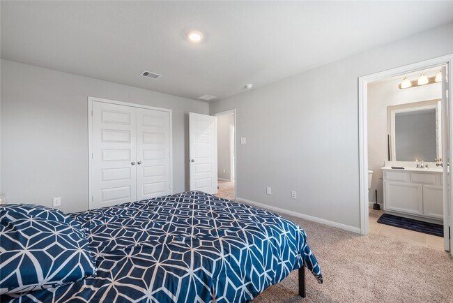 Building Photo - 1203 Cascade Hls Dr