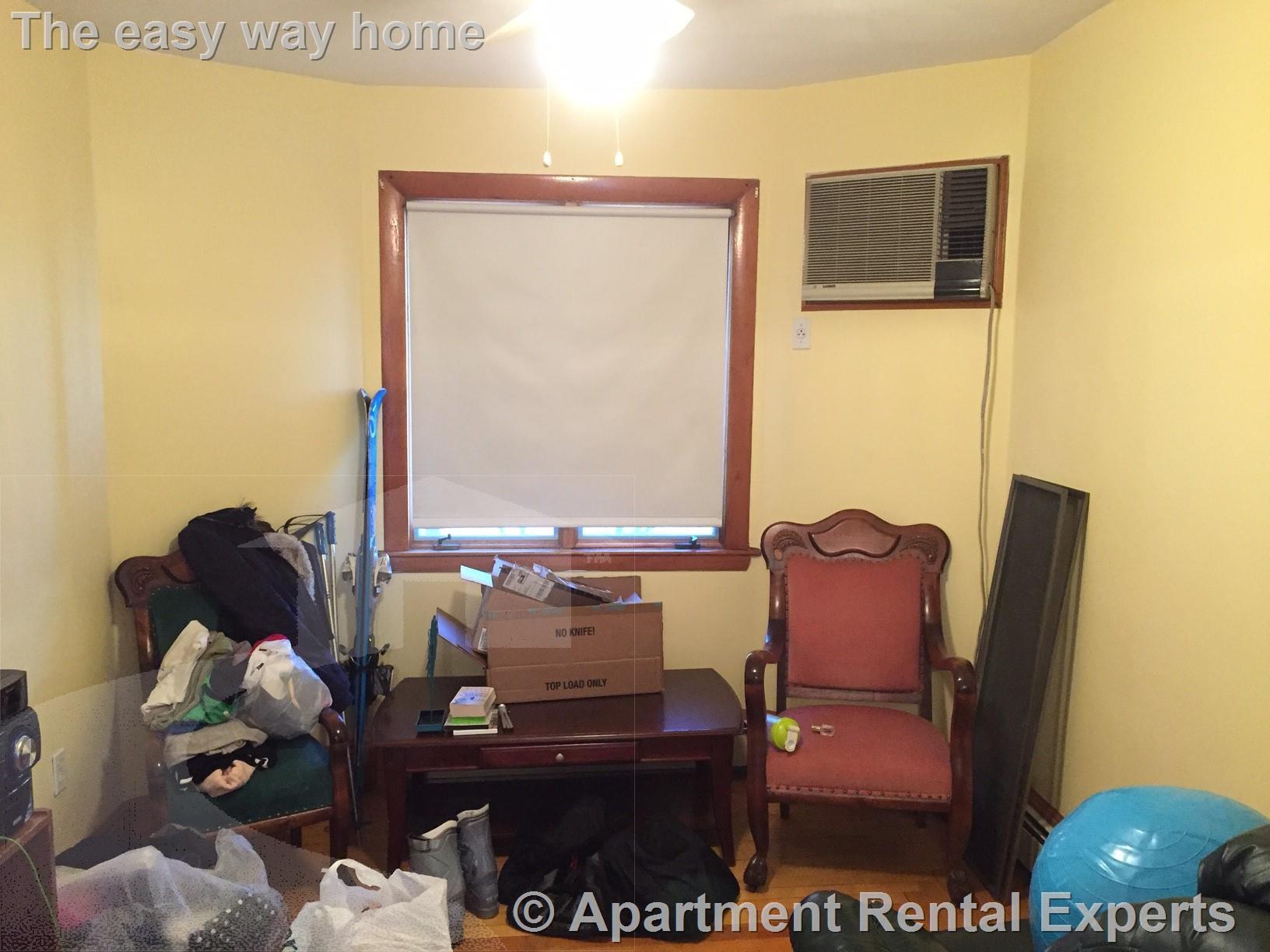 Building Photo - 10 Windsor Rd