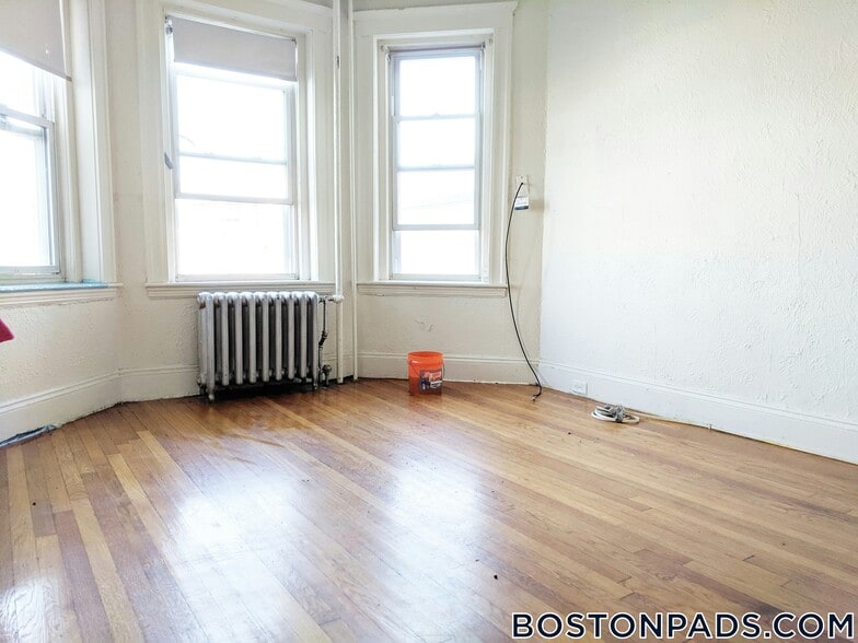 Building Photo - 1167 Boylston St