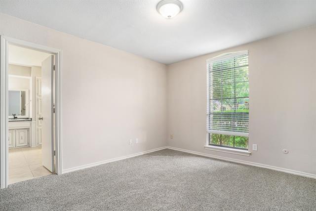 Building Photo - 802 Pebblebrook Dr