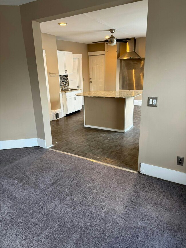 Building Photo - 7007 Fullerton Ave