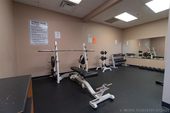 Building Photo - 820 S Hollybrook Dr