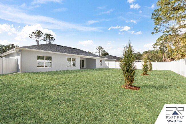Building Photo - FULLY FENCED, UPGRADED 3/2/2 IN DESIRABLE PINE GROVE