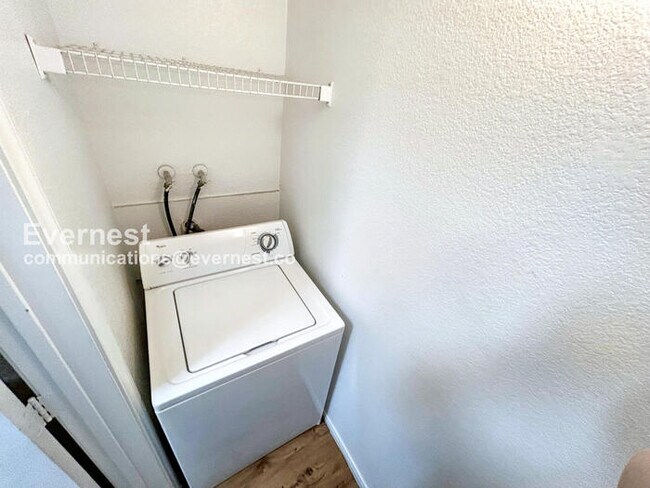 Building Photo - 6955 N Durango Dr