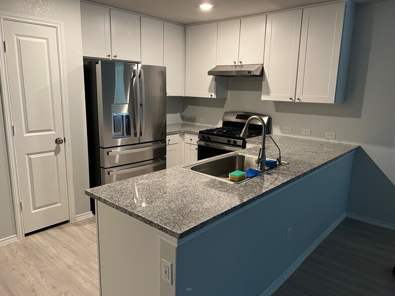 kitchen - 9726 Mill Dam