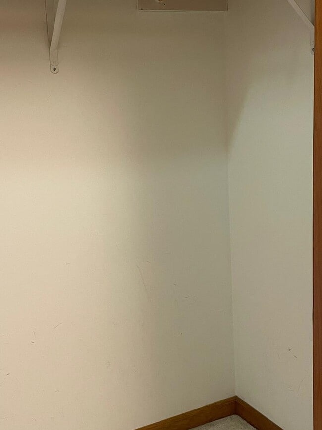 Building Photo - 13356 Vicarage Dr