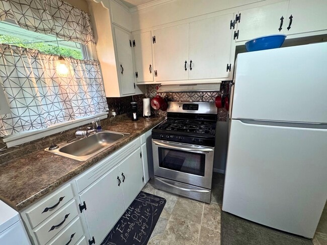 Building Photo - 1205 Carter Rd