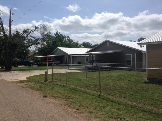 Building Photo - 306 N Cleburne Whitney Rd
