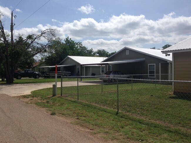 Building Photo - 308 N Cleburne Whitney Rd