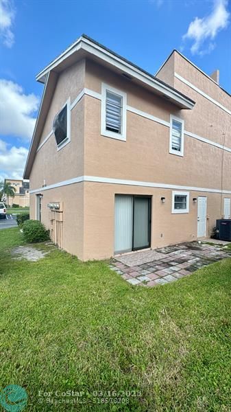 Building Photo - 4039 Coral Springs Dr