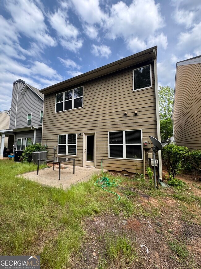 Building Photo - 1455 Blackstone Way