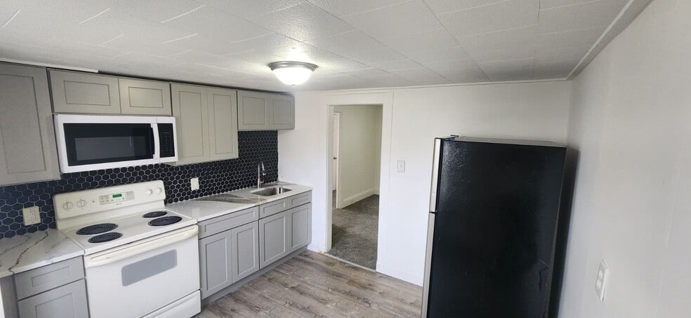 Building Photo - 197 Roosevelt St