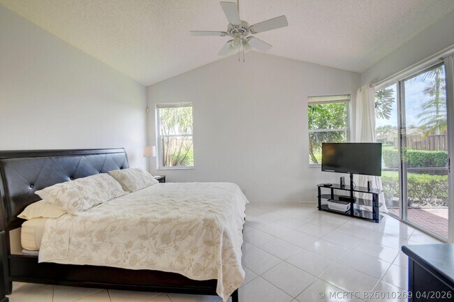 Building Photo - 2479 NW 66th Dr