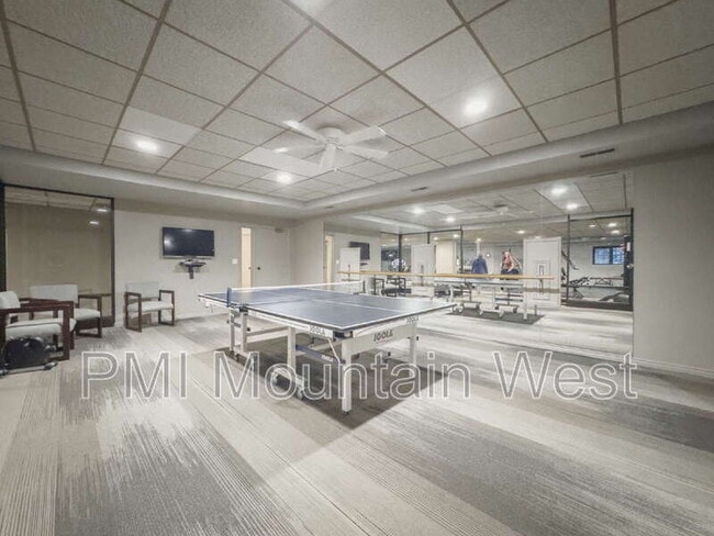 Building Photo - 171 E 3rd Ave