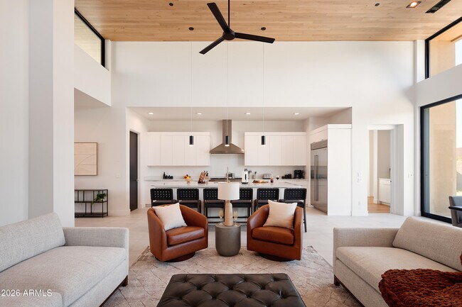 Building Photo - 10931 E Whitehorn Dr