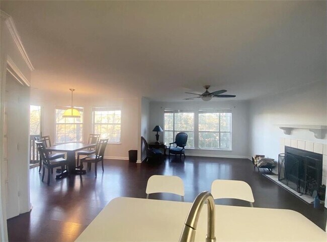 Building Photo - 1119 Sandy Ln Dr