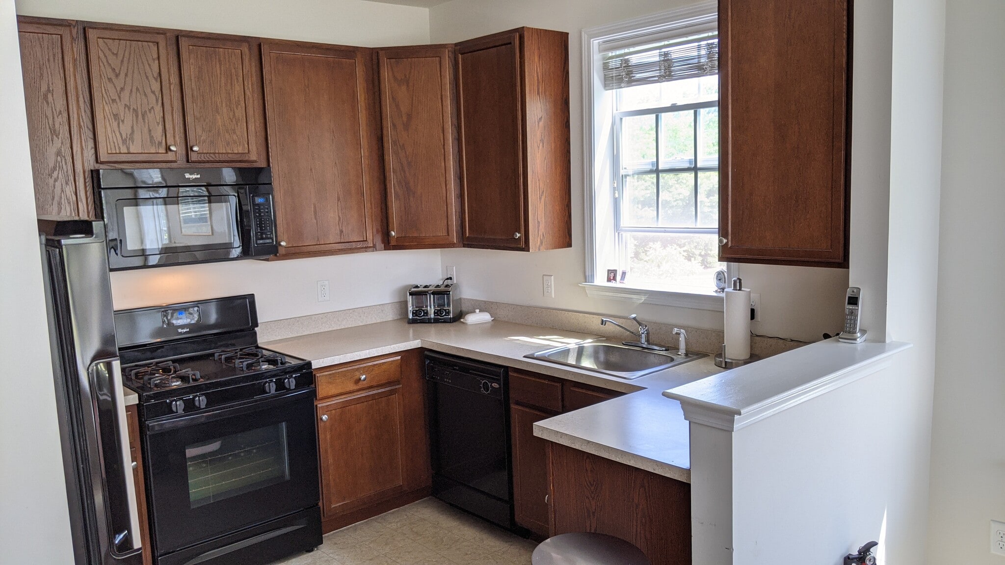 Building Photo - 627 Timberlake Dr